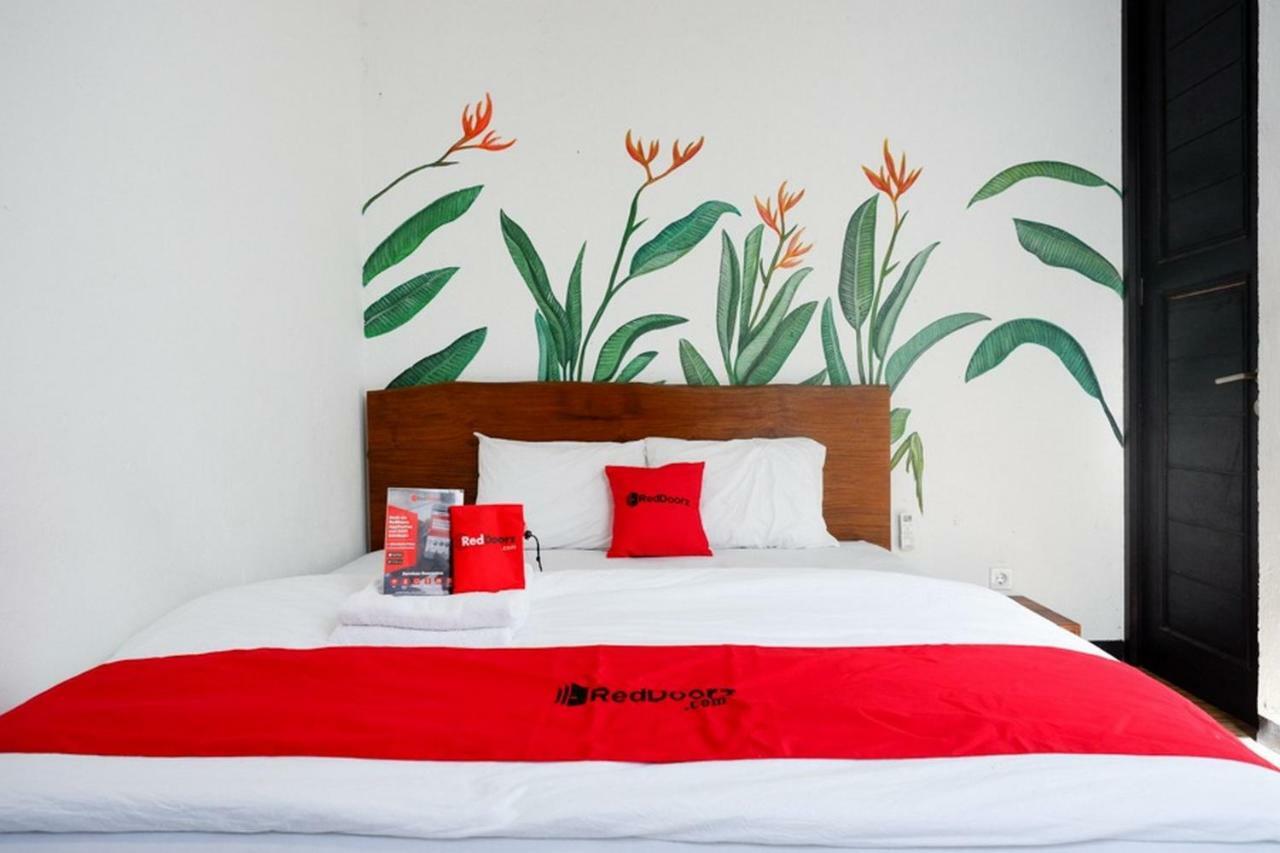 A Pousada Reddoorz @ Jalan Raya Semat Canggu Bali Exterior foto