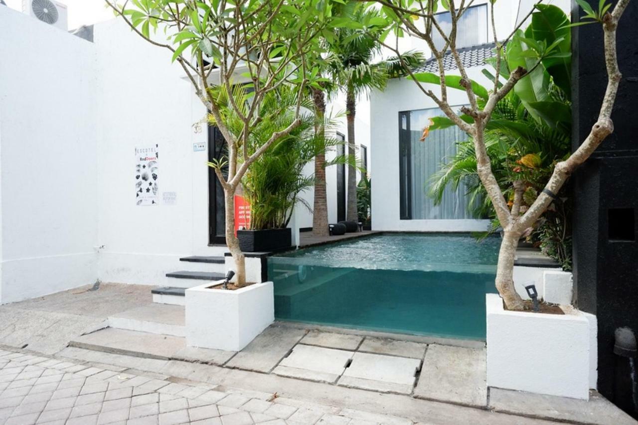 A Pousada Reddoorz @ Jalan Raya Semat Canggu Bali Exterior foto